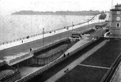 View-of-new-parade-from-the-Metropole-Hotel-Robertson-Terrace.-1935.